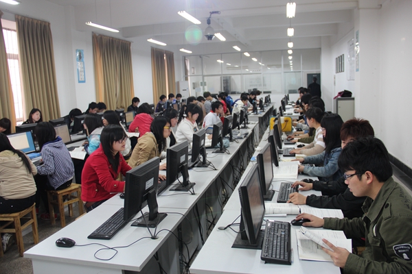 网络协议仿真实验室学生实验教学活动_副本.jpg